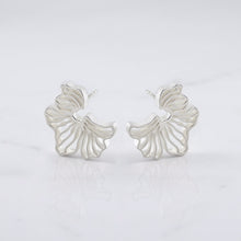 Load image into Gallery viewer, Quilled Garden Wavy Earrings