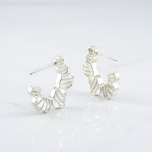 Load image into Gallery viewer, Quilled Garden Hoop Earrings