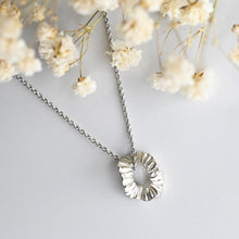 Load image into Gallery viewer, Coralized Open Necklace
