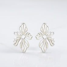 Load image into Gallery viewer, Large Quilled Garden Flower Earrings