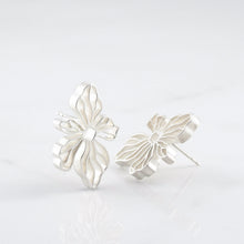 Load image into Gallery viewer, Large Quilled Garden Flower Earrings