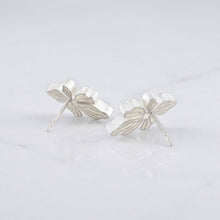 Load image into Gallery viewer, Small Quilled Garden Flower Earrings
