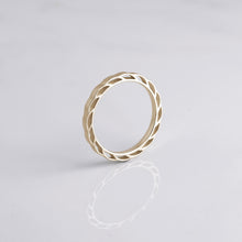 Load image into Gallery viewer, Mandala Wave Pattern Ring