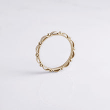 Load image into Gallery viewer, Mandala Petal Pattern Ring