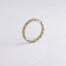 Load image into Gallery viewer, Mandala Floral Pattern Ring