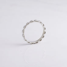 Load image into Gallery viewer, Mandala Scallop Pattern Ring