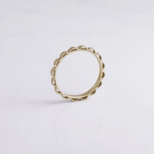 Load image into Gallery viewer, Mandala Scallop Pattern Ring