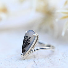 Load image into Gallery viewer, Dendritic Agate V Shank Ring