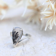 Load image into Gallery viewer, Dendritic Agate V Shank Ring