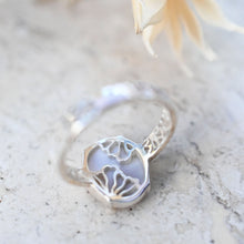 Load image into Gallery viewer, Yellow Dendritic Agate Lace Ring