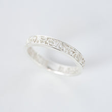 Load image into Gallery viewer, Lace Band Ring
