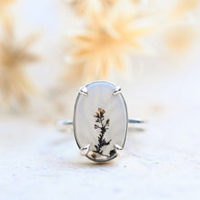 Load image into Gallery viewer, White Single Branch Dendritic Agate Ring
