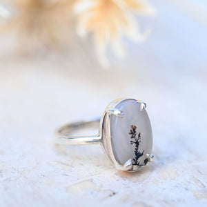 White Single Branch Dendritic Agate Ring