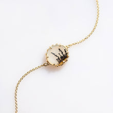 Load image into Gallery viewer, Round Dendritic Agate Bracelet in Yellow Gold

