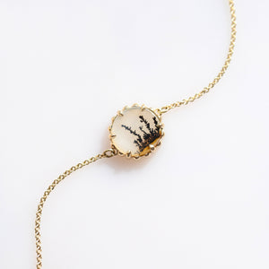 Round Dendritic Agate Bracelet in Yellow Gold